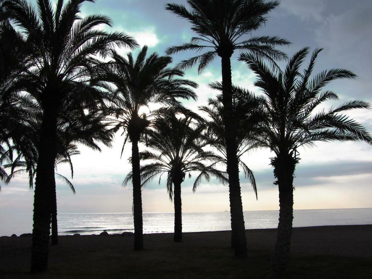 Carihuela Beach ตอร์เรโมลิโนส ภายนอก รูปภาพ